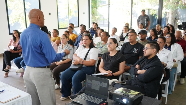 Promipyme imparte taller a Mipymes y emprendedores en Moca